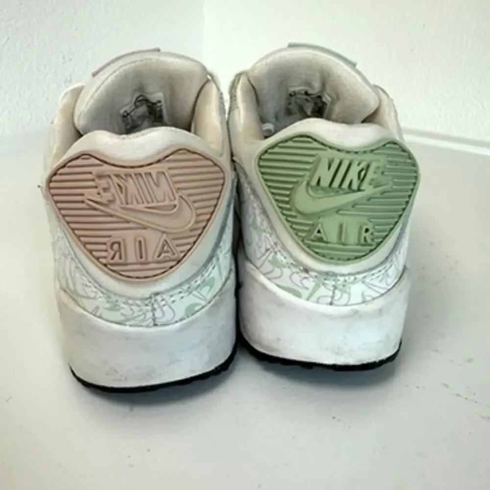Nike Air Max 90 U Complete Me‎ Valentine’s Day White Green Pink Sneakers 8.5